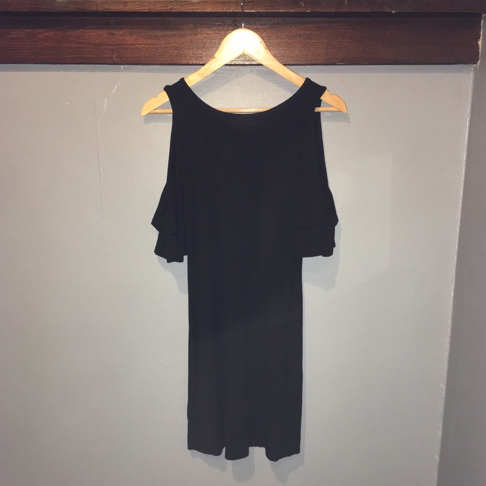 Alya • Little Black Dress Cold Shoulder LBD 🖤
